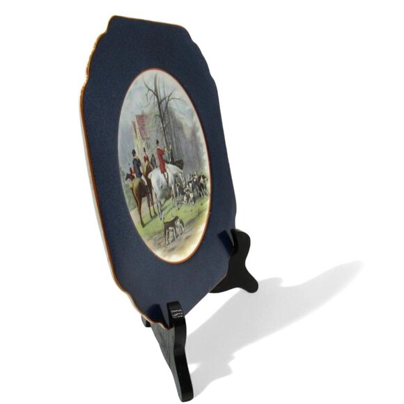 Vintage WEDGWOOD Hunting Scene Plate Blue with Rim And Gold Accents Vintage - Picture 2 of 10